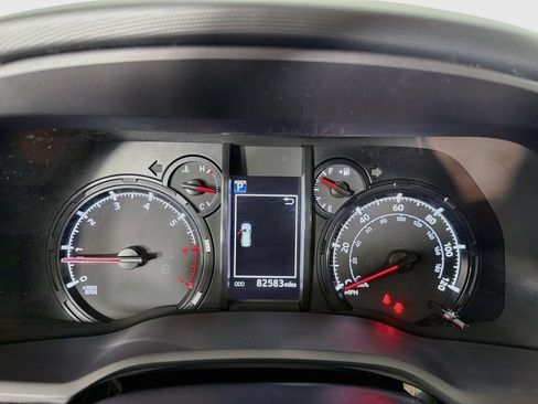 Used 2022 Toyota 4Runner SR5 Premium w/ Moonroof Package RWD image 18