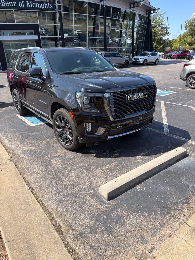 Used 2024 GMC Yukon Denali Ultimate AWD/4WD image 2