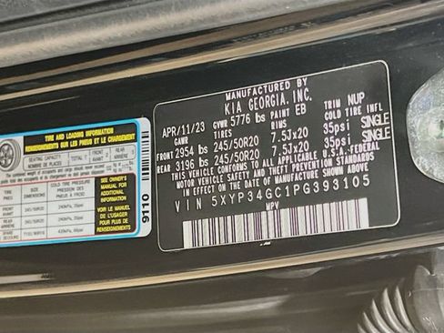 Certified 2023 Kia Telluride EX w/ EX Captain's Chair Package FWD image 35