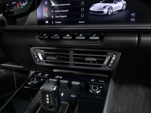 Certified 2022 Porsche 911 Carrera 4 AWD/4WD image 35