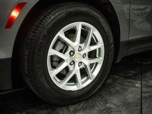 Used 2024 Chevrolet Equinox LT w/ Driver Convenience Package AWD/4WD image 3