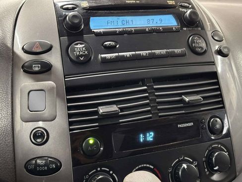 Used 2010 Toyota Sienna LE FWD image 26