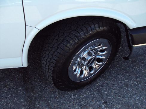 Used 2012 GMC Savana 1500 AWD image 29