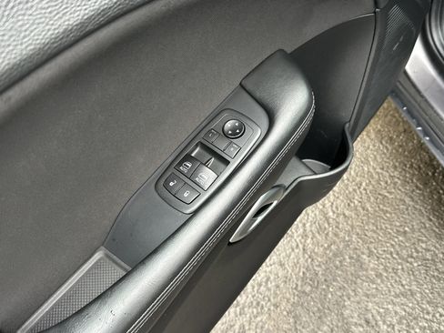 Used 2019 Dodge Challenger SXT image 13