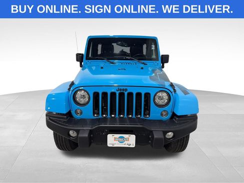 Used 2017 Jeep Wrangler Unlimited Sahara AWD/4WD image 11