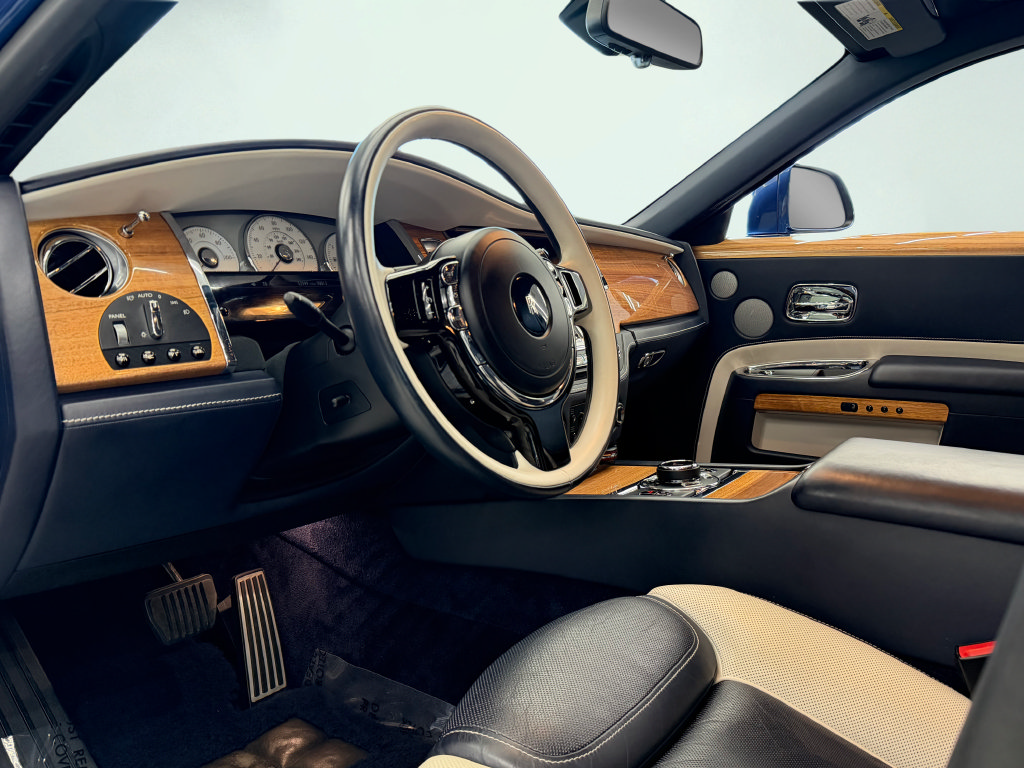 Used 2019 Rolls-Royce Ghost RWD image 32