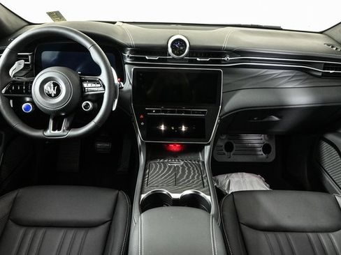 New 2025 Maserati Grecale GT image 23