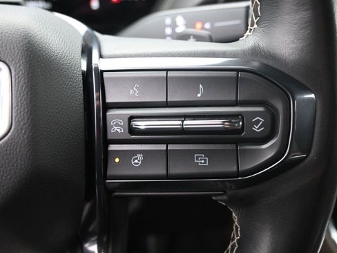 Used 2025 GMC Yukon Denali Ultimate image 32