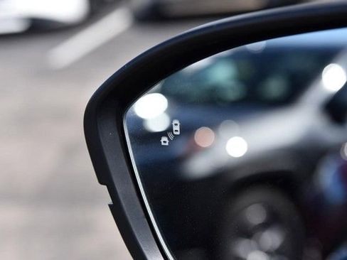 Certified 2025 Nissan Pathfinder SL w/ SL Premium Package AWD/4WD image 10