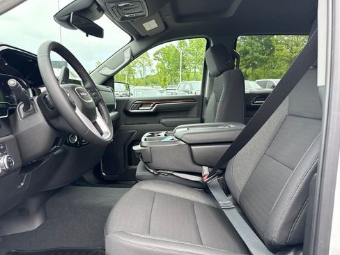 Used 2025 GMC Sierra 1500 Elevation AWD/4WD image 9