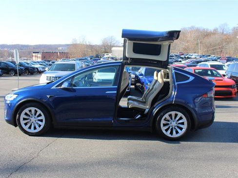 Used 2017 Tesla Model X 75D image 5