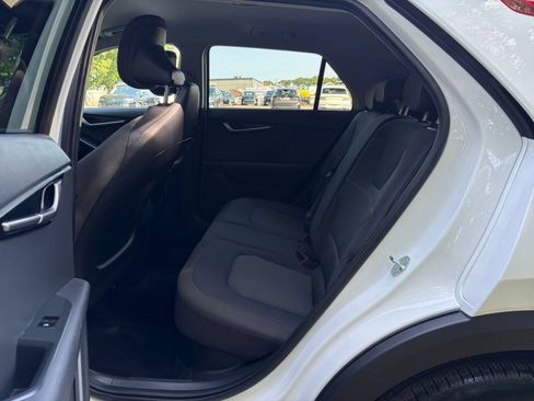 Used 2026 Kia Niro LX FWD image 23
