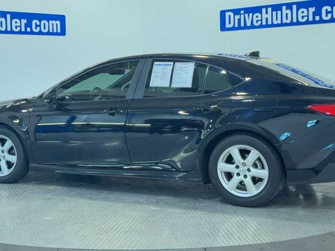 Used 2025 Toyota Camry SE w/ Convenience Package image 5