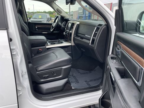 Used 2018 RAM 1500 Laramie w/ Convenience Group AWD/4WD image 31