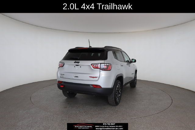 Used 2025 Jeep Compass Trailhawk AWD/4WD image 18