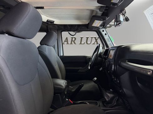 Used 2017 Jeep Wrangler Sport AWD/4WD image 14