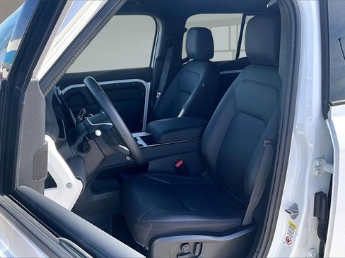 Used 2025 Land Rover Defender 110 S image 26