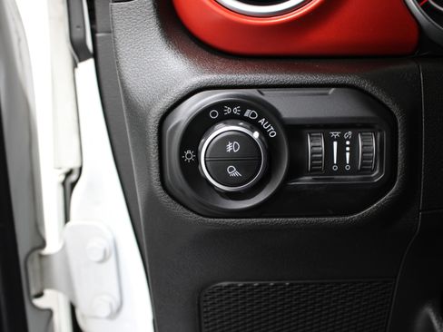 Used 2020 Jeep Gladiator Rubicon AWD/4WD image 6
