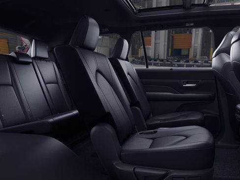 New 2026 Toyota Grand Highlander AWD Hybrid image 2