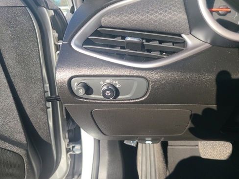 Used 2022 Chevrolet Malibu LT image 24