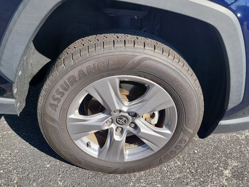 Used 2022 Toyota RAV4 XLE image 10