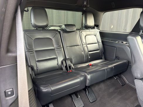 Used 2023 Lincoln Navigator Reserve AWD/4WD image 38