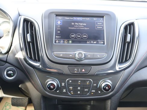 Used 2023 Chevrolet Equinox RS image 25