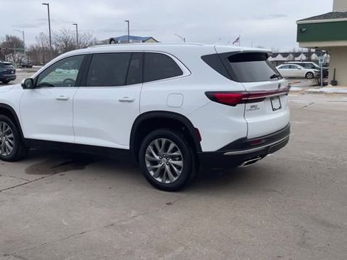 Used 2025 Buick Enclave Preferred FWD image 6