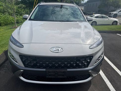 Used 2023 Hyundai Kona Limited AWD/4WD image 2
