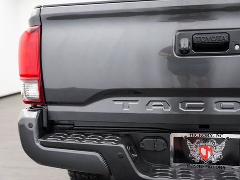 Used 2019 Toyota Tacoma TRD Sport w/ Technology Package RWD image 38