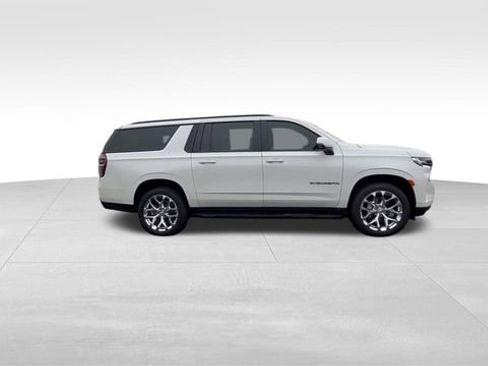 Used 2023 Chevrolet Suburban RST w/ Luxury Package image 9