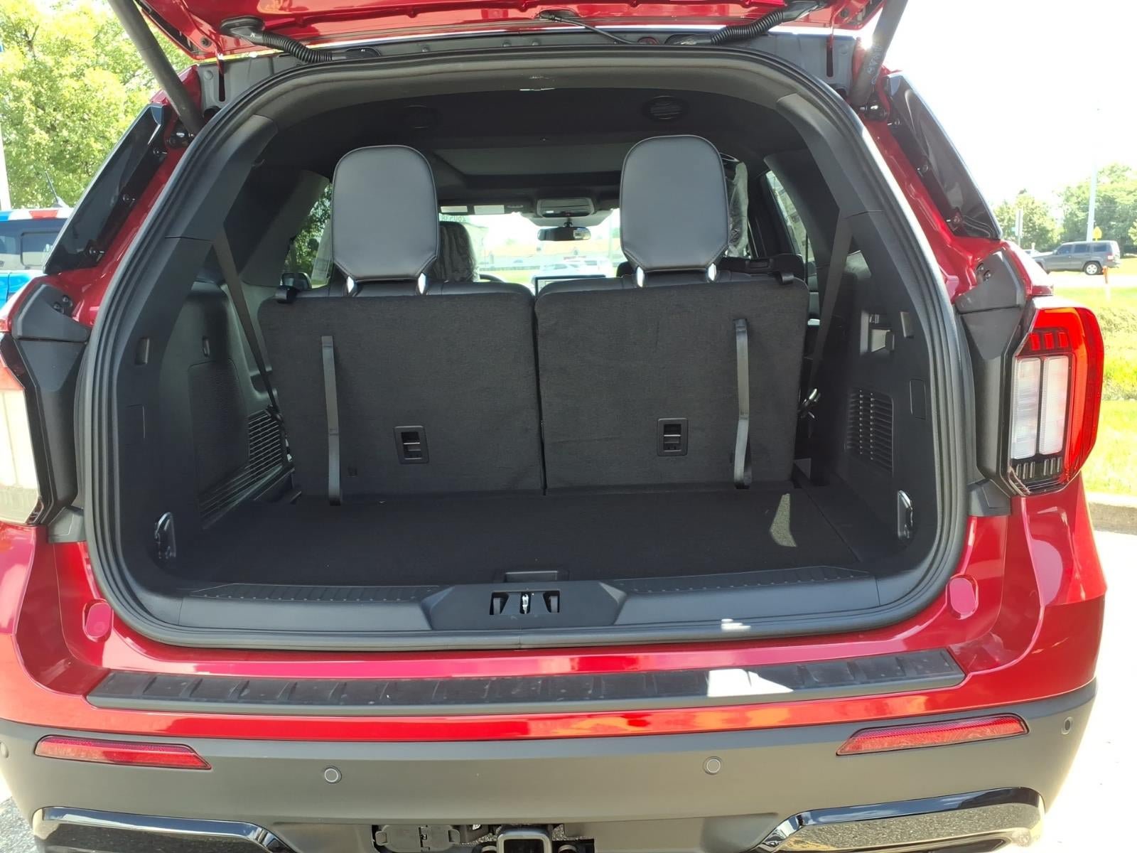New 2026 Ford Explorer ST-Line AWD/4WD image 9