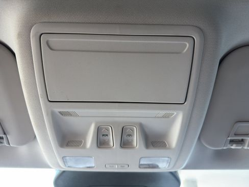 Used 2025 Ford Escape Platinum AWD/4WD image 18