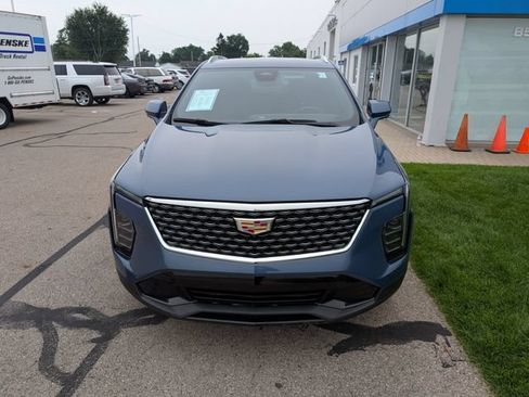 Used 2025 Cadillac XT4 Premium Luxury AWD/4WD image 3
