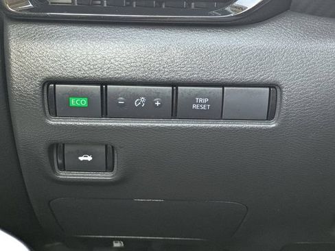 Used 2025 Nissan Sentra SR FWD image 24