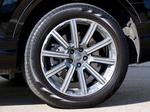 Used 2018 Audi Q7 3.0T Prestige w/ Prestige Package image 47