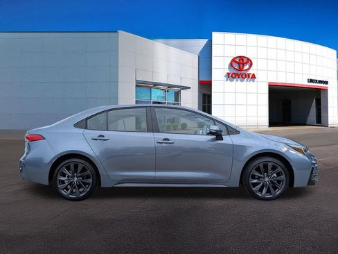 Used 2026 Toyota Corolla SE w/ SE Package FWD image 8