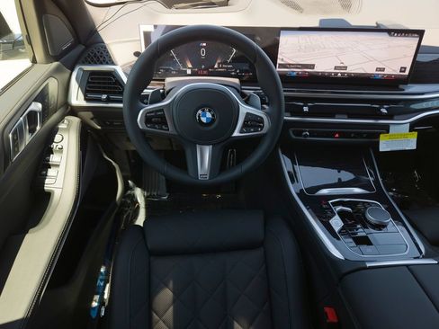New 2026 BMW X5 xDrive40i w/ M Sport Package AWD/4WD image 17