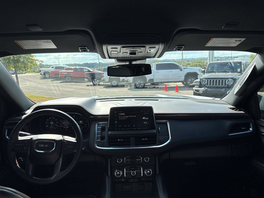 Used 2023 GMC Yukon AT4 w/ Technology Package AWD/4WD image 19