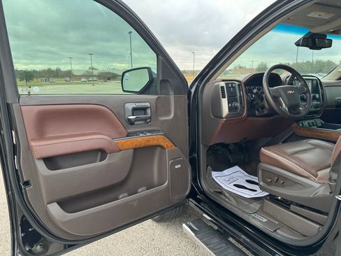 Used 2018 Chevrolet Silverado 1500 High Country image 15