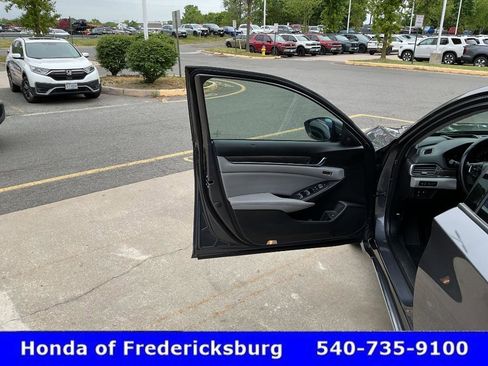Certified 2018 Honda Accord Touring image 15