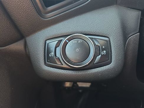 Used 2014 Ford Escape S FWD image 41