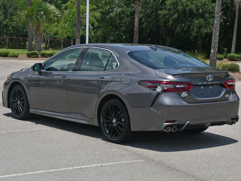 Used 2023 Toyota Camry XSE image 4