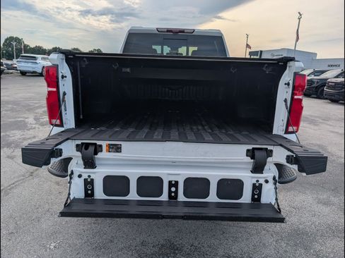 Used 2025 Chevrolet Silverado 2500 High Country w/ High Country Premium Package AWD/4WD image 21