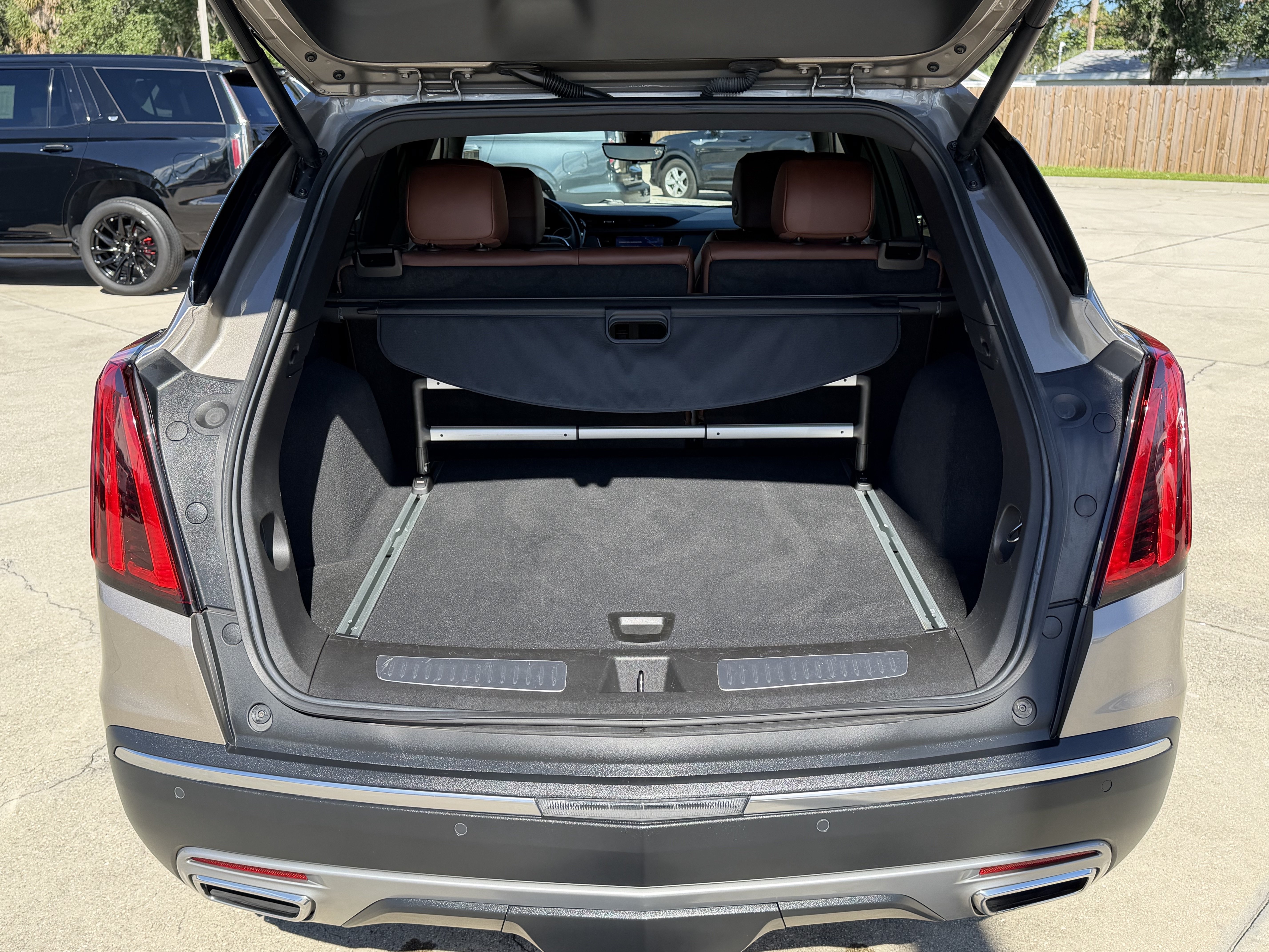 Certified 2023 Cadillac XT5 Premium Luxury w/ Technology Package AWD/4WD image 11