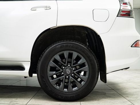 Used 2023 Lexus GX 460 Premium image 17