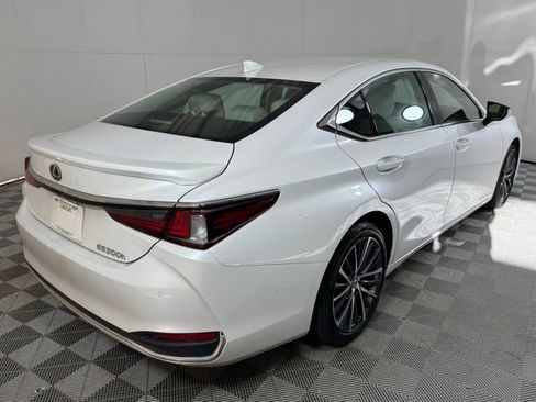 Certified 2025 Lexus ES 300h 300h image 8