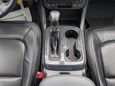 Used 2022 Chevrolet Colorado Z71 w/ Z71 Midnight Edition RWD image 18