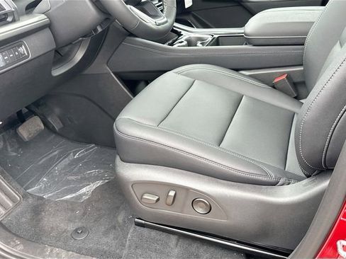 New 2025 Chevrolet Traverse LT w/ Enhanced Driving Package image 19