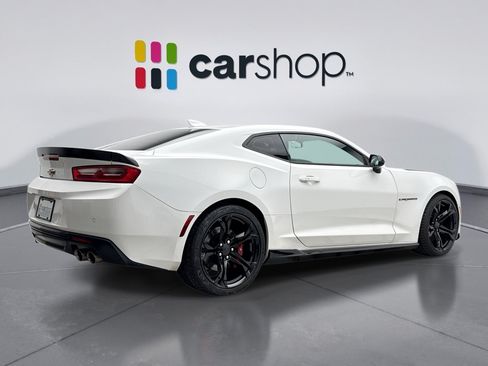 Used 2018 Chevrolet Camaro SS RWD image 5